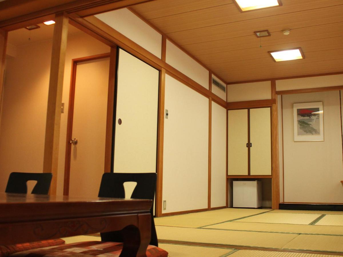 โรงแรม ไลฟ์แม็กซ์ อิโยมิชิมา Shikokuchuo ภายนอก รูปภาพ